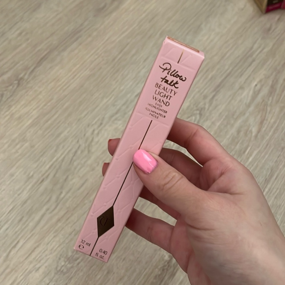 Charlotte Tilbury Beauty Highlighter Wand - Pillow Talk Medium NEW